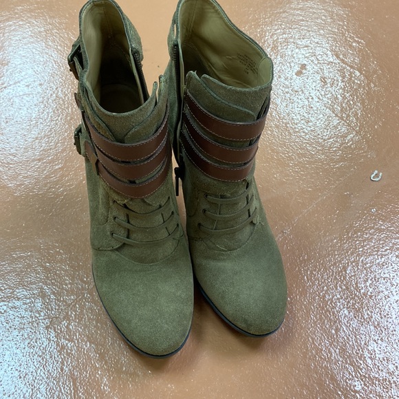 Nine West suede leather army green booties. Size 10 side zipper. Worn few times. - Picture 2 of 8